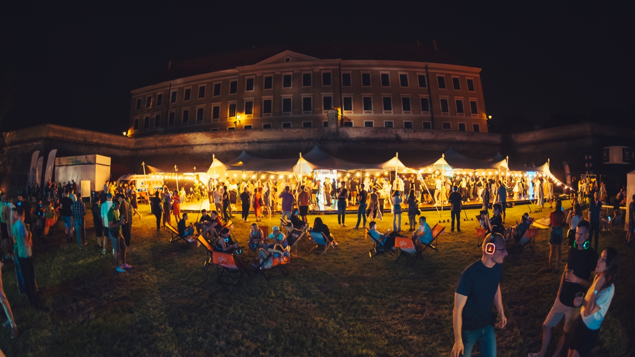 SILENT DISCO